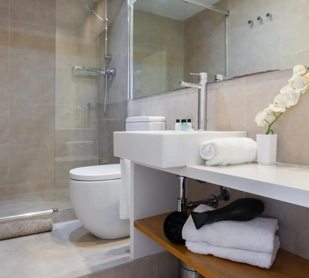 3-Bedroom Penthouse With Terrace In Eixample Barcelona Apartmán