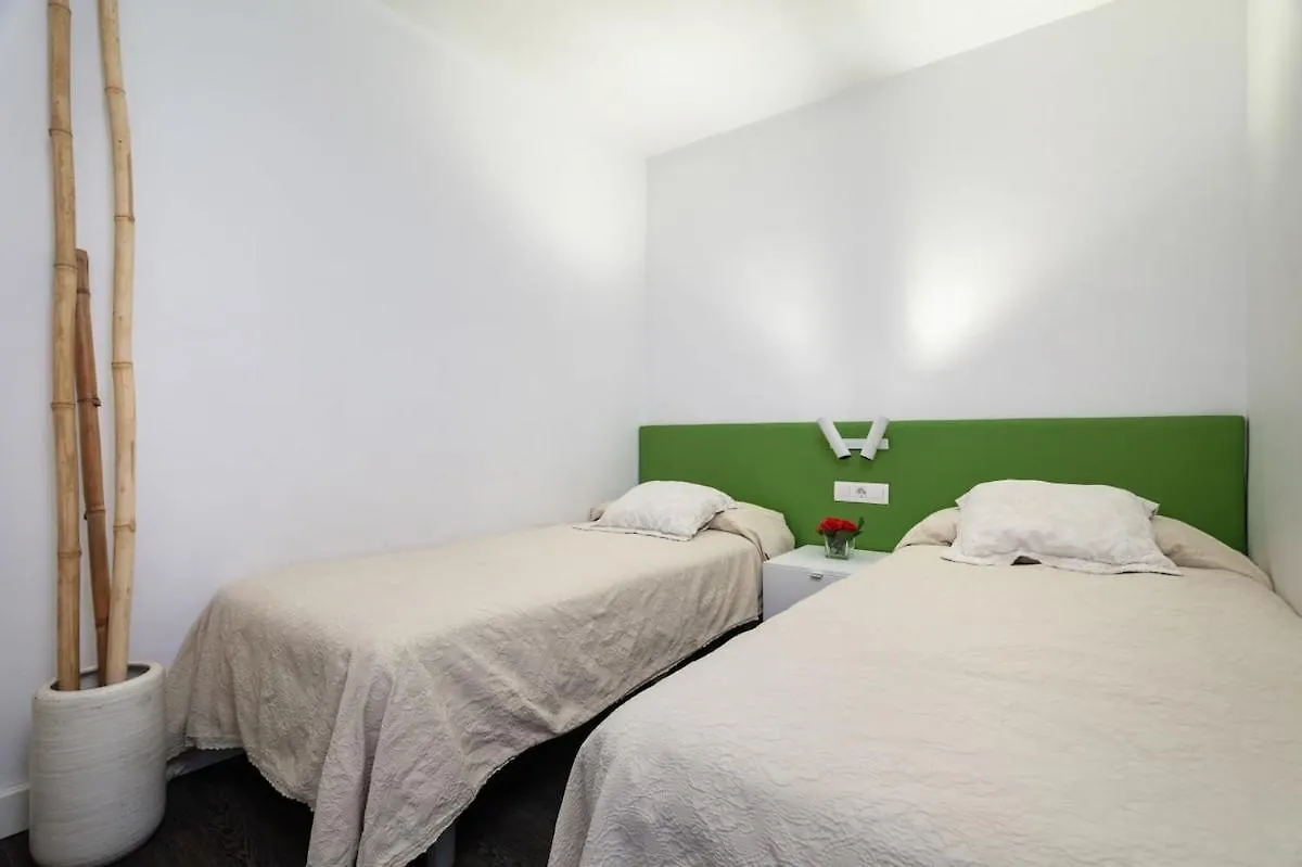 Апартаменты 3-Bedroom Penthouse With Terrace In Eixample Барселона
