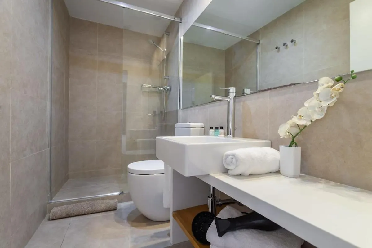 3-Bedroom Penthouse With Terrace In Eixample Барселона Испания